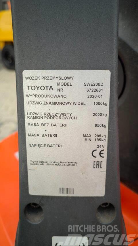Toyota SWE200D Käyden ajettavat pinoamistrukit
