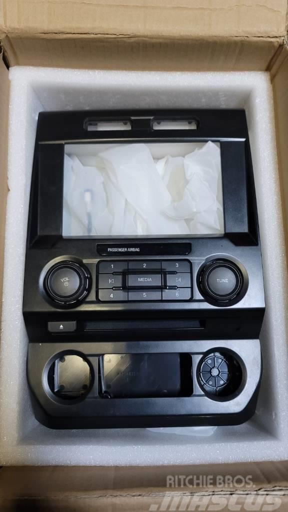 Ford F-150 Radio and LCD Screen Jarrut