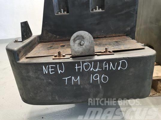 New Holland TM 175 fuel tank Ohjaamo ja sisusta