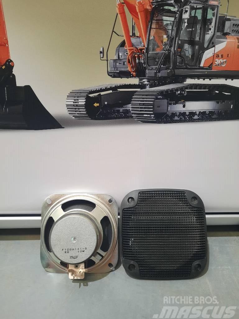 Hitachi Speaker - 4361302 Ohjaamo ja sisusta
