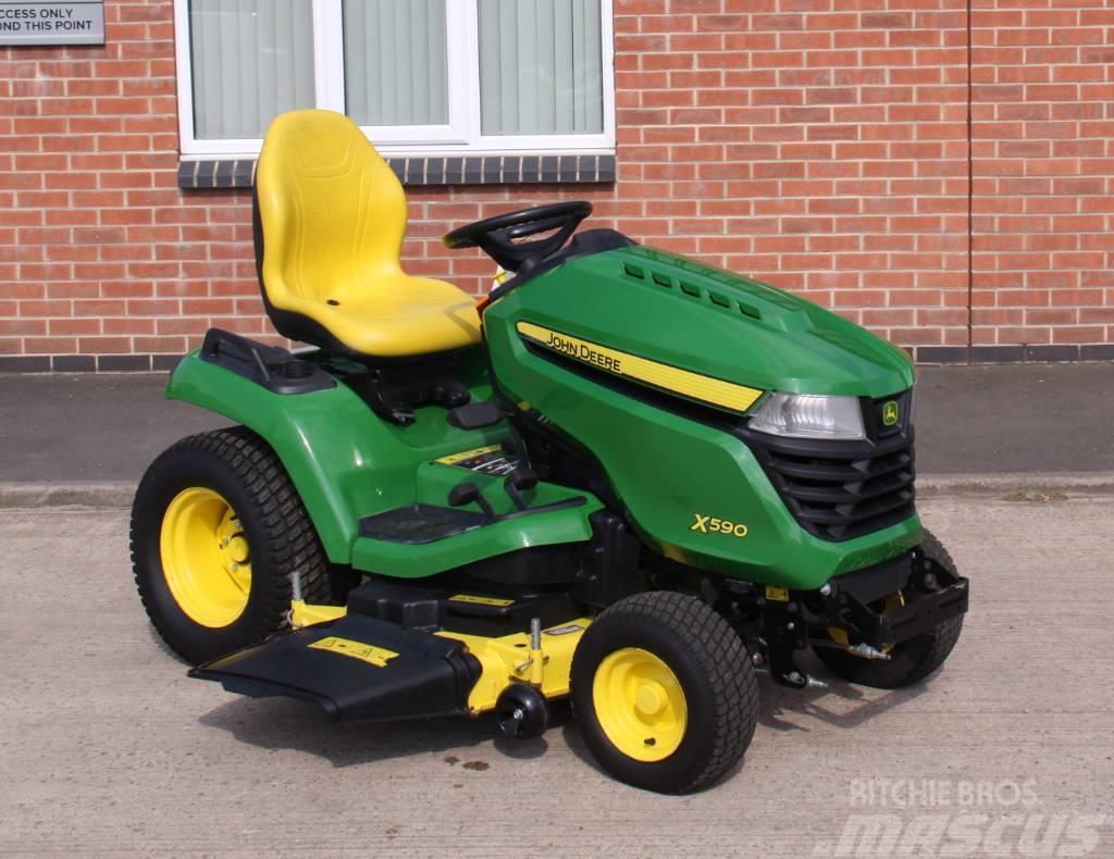 John Deere X 590 Ride on lawn tractor Päältäajettavat ruohonleikkurit