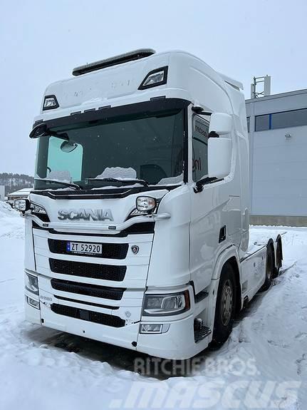 Scania R580 6X4 Hydraulikk, brøytefeste/uttak for spreder Vetopöytäautot