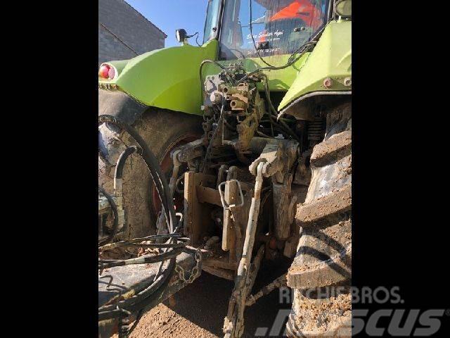 CLAAS AXION 850 Traktorit