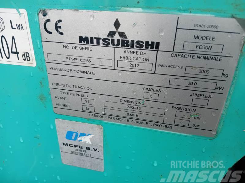 Mitsubishi FD30N Muut haarukkatrukit