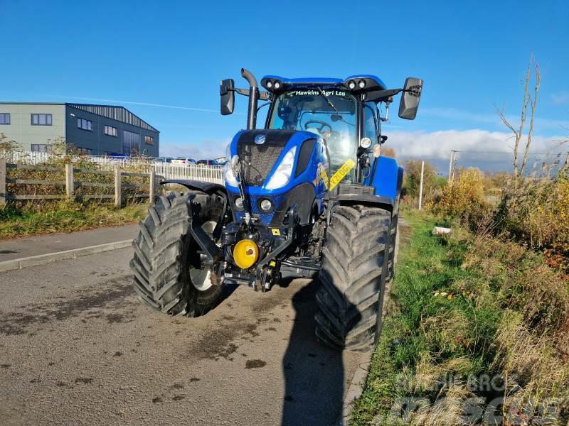 New Holland T7.210AC Traktorit