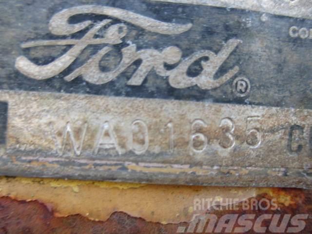 Ford 4550 4x2 rendegraver til ophug Kaivurikuormaajat