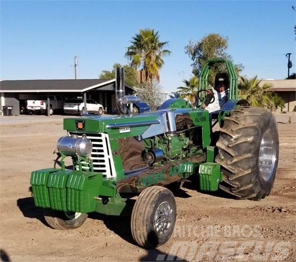 Oliver 990 Traktorit