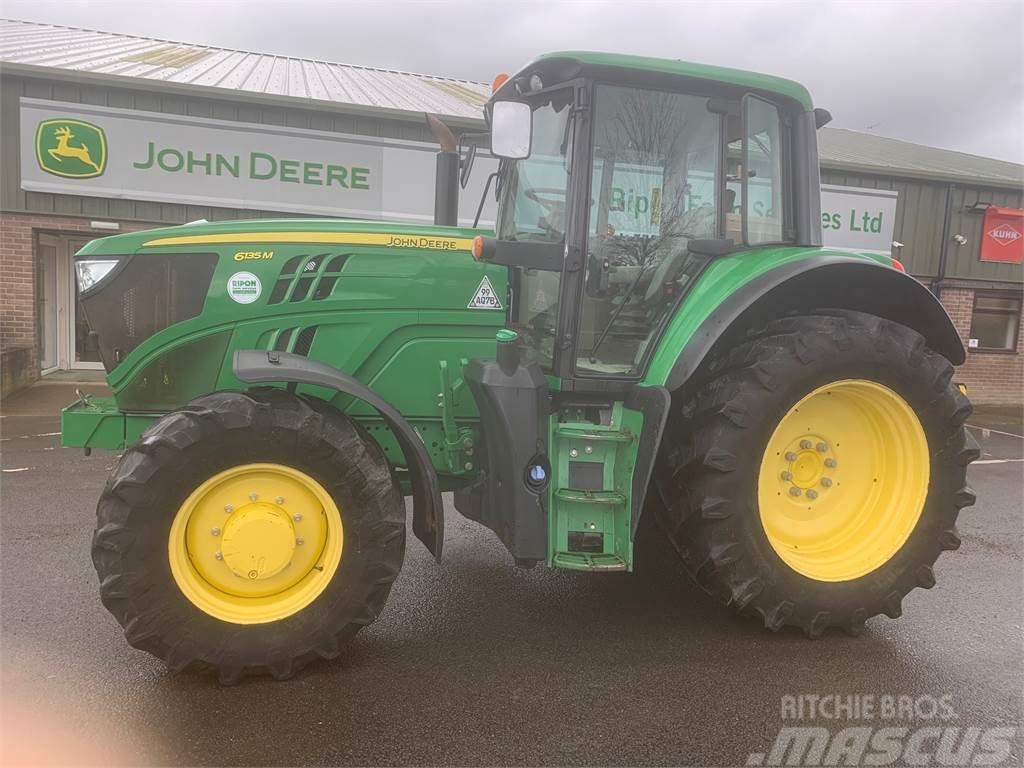 John Deere 6135M Traktorit