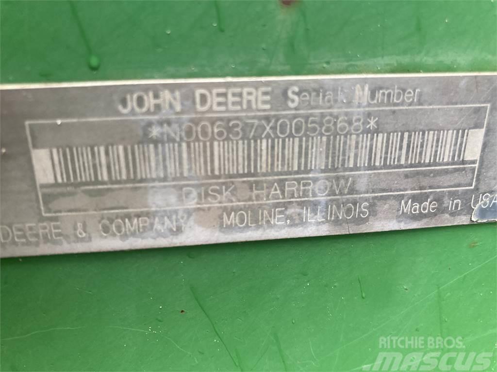John Deere 637 Kiekkomultaimet ja lautasäkeet