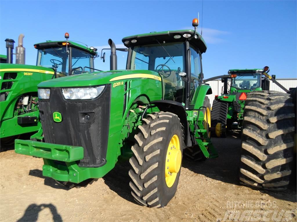John Deere 8285R Traktorit