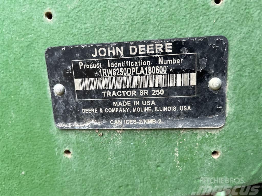 John Deere 8R 250 Traktorit