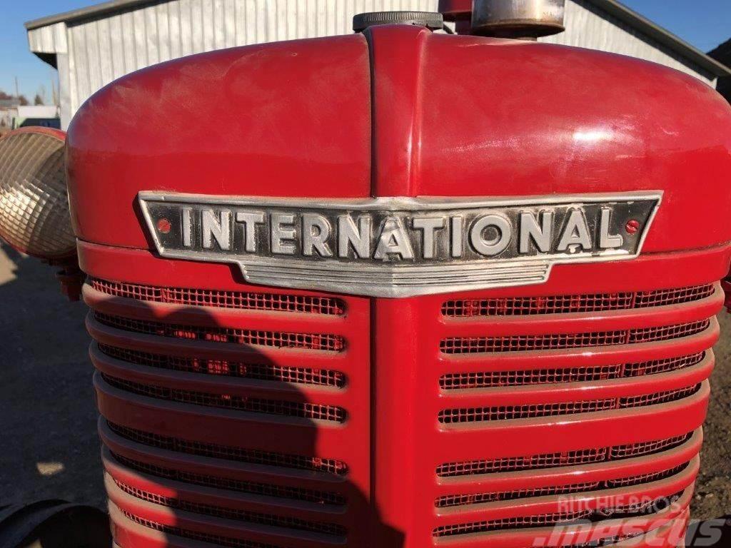 International W4 Traktorit