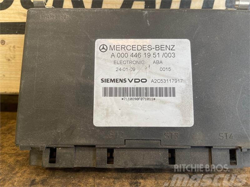 Mercedes-Benz MERCEDES ECU ABA  A0004461951 Sähkö ja elektroniikka