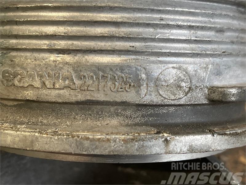 Scania SCANIA ADAPTER 2217325 Moottorit