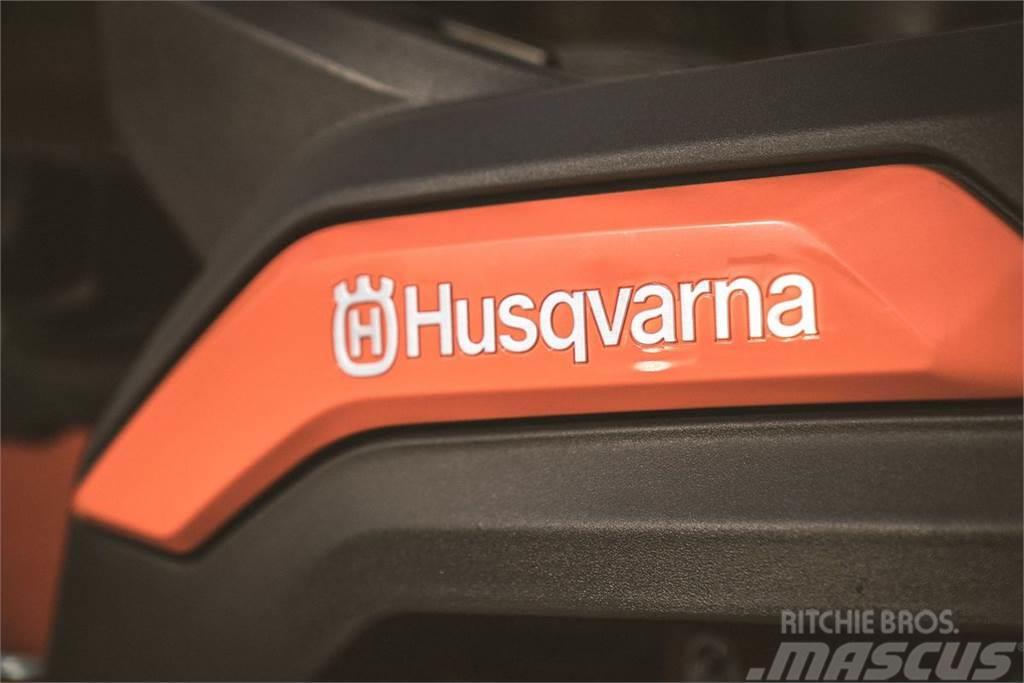 Husqvarna Zero Turn Z448 Muut ympäristökoneet