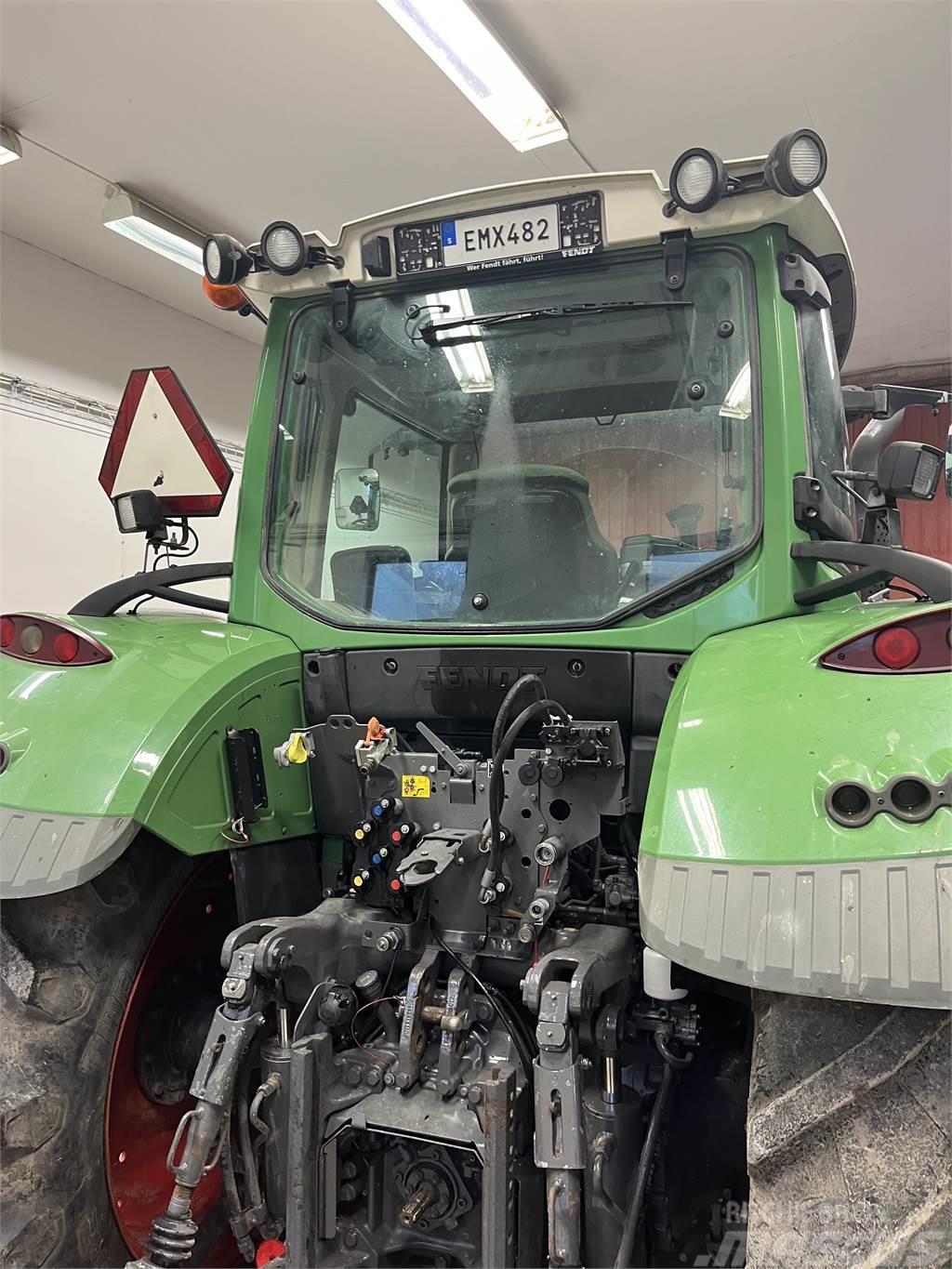 Fendt 724 VARIO SCR + L Traktorit