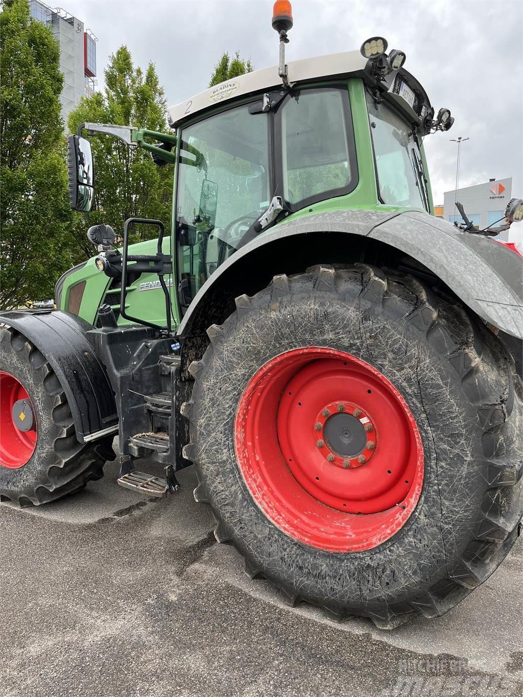 Fendt 828 VARIO PROFI Traktorit