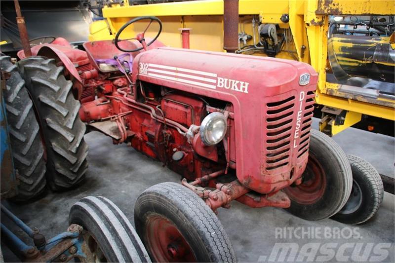 Bukh 302 Traktorit