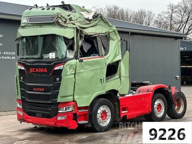 Scania S650 V8 Euro6 6x2 *Unfallschaden Vetopöytäautot