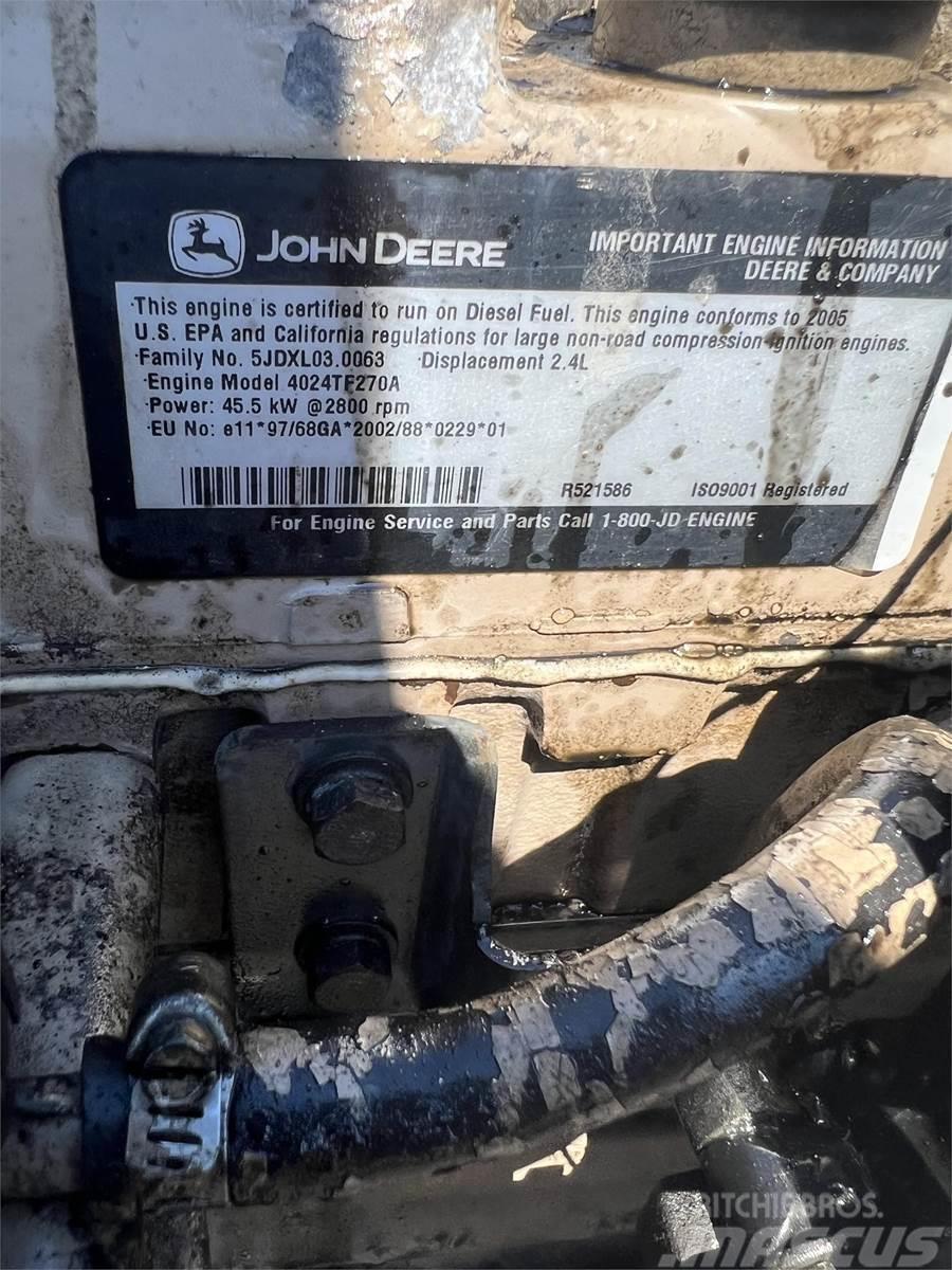 John Deere 4024TF279A Moottorit
