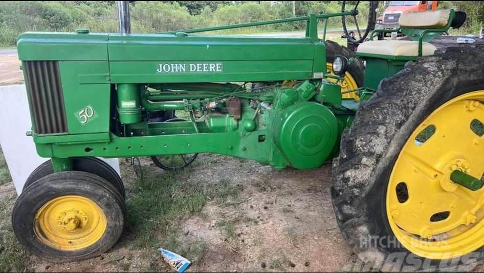 John Deere 50 SERIES Traktorit