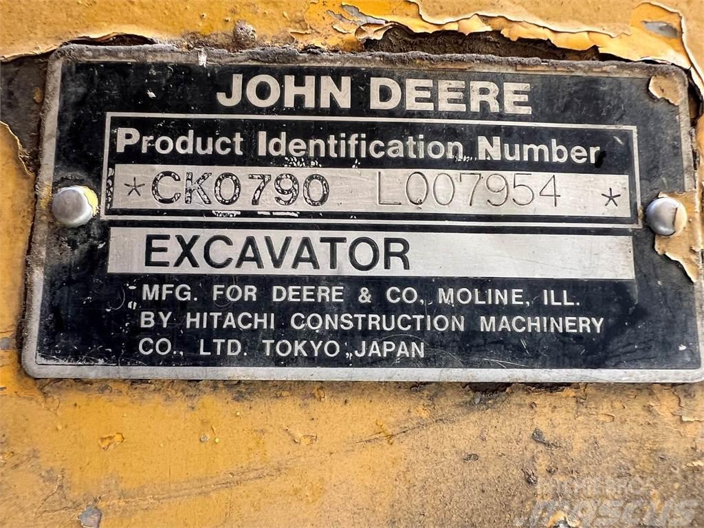 John Deere 790D LC Nivelpuomikuormaajat
