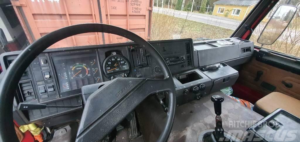 Scania 82 M henkilönostin Nosturiautot
