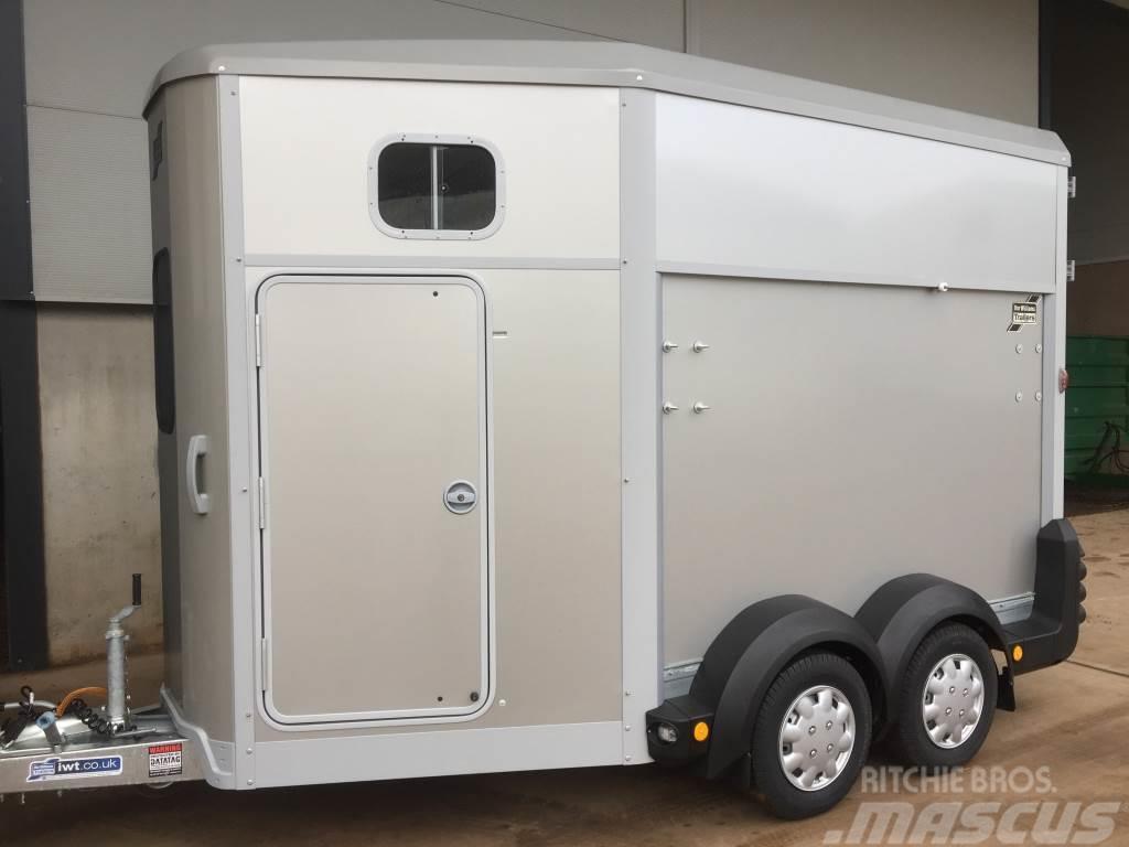 Ifor Williams HB511 horse box trailer Yleisperävaunut