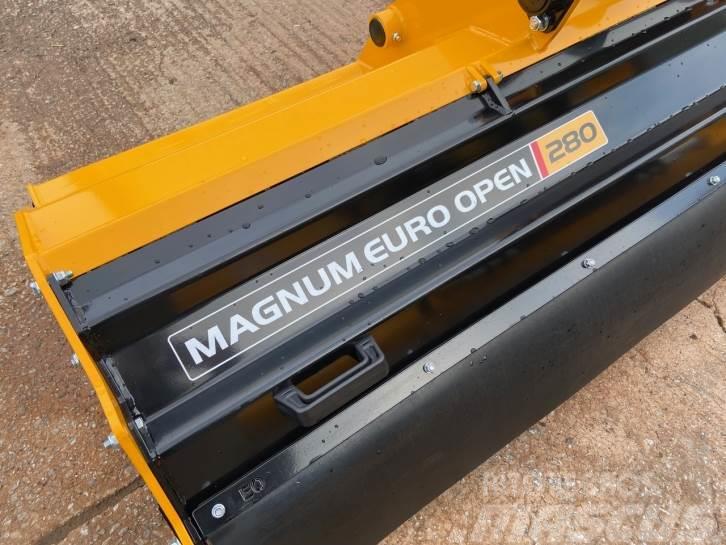 McConnel Magnum Euro Open 280 flail topper Muut heinä- ja tuorerehukoneet