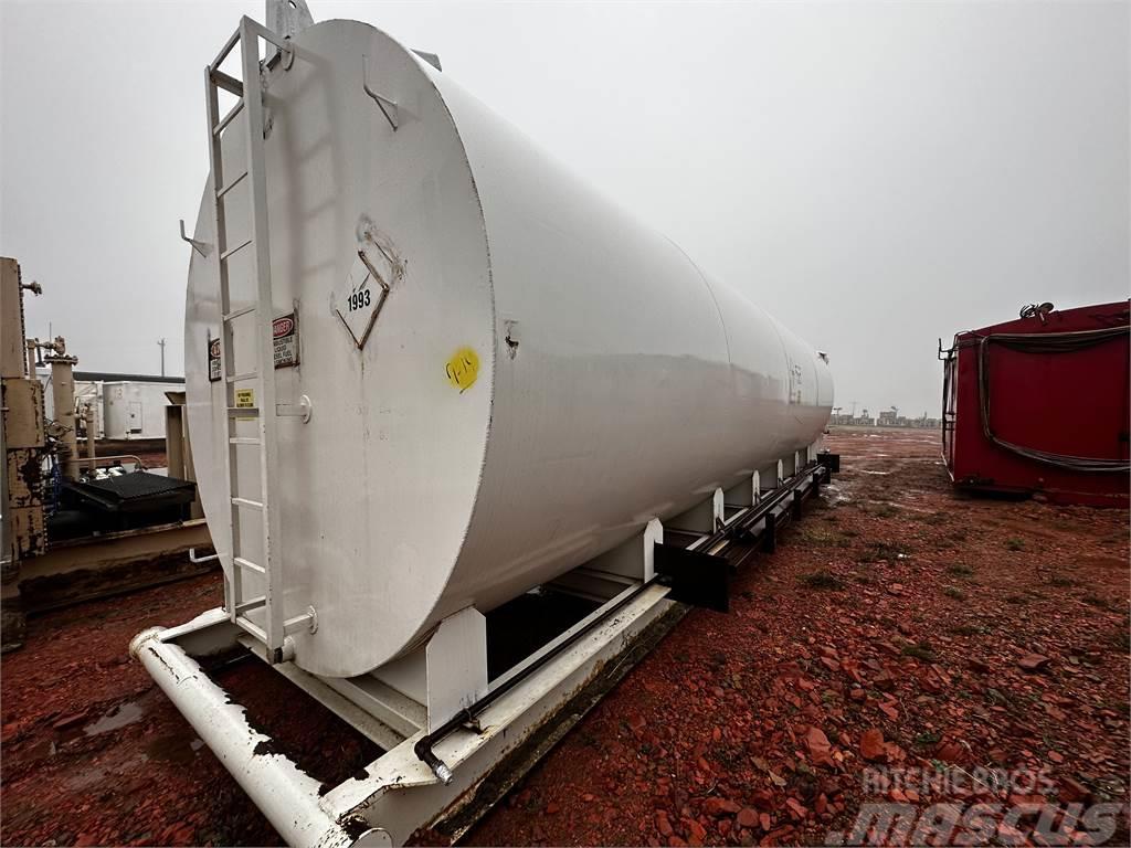  Skidded Fuel Tank 18,000 Gallon Säiliöt