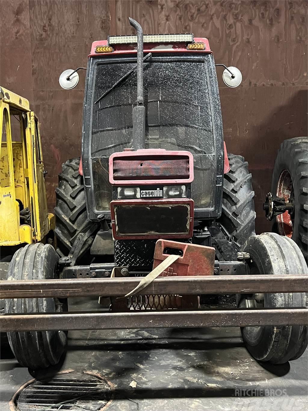 Case IH 585 Traktorit