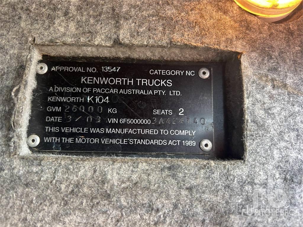 Kenworth K104 AERODYNE Vetopöytäautot