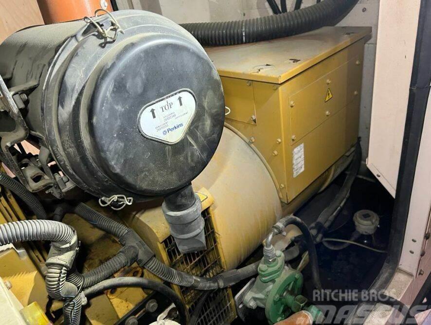 CAT OLYMPIAN XQE150-2 150kVA generator Dieselgeneraattorit