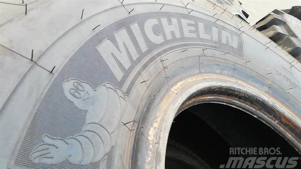 Michelin 23.5R25 Xadn+ 185B NEW DEMOUNT. Renkaat ja vanteet