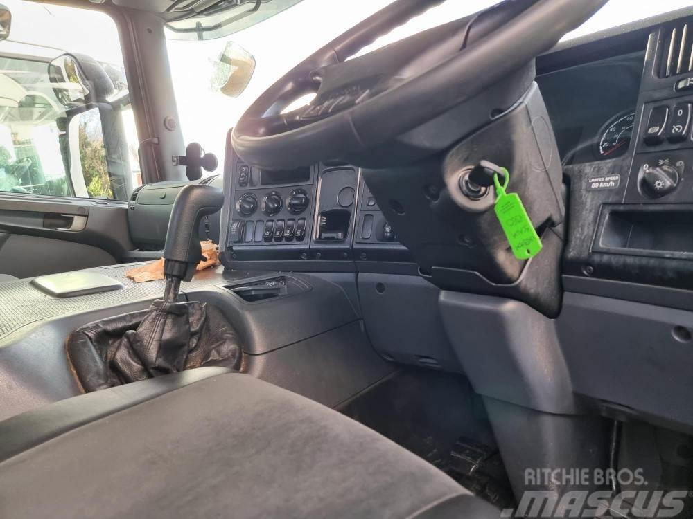 Scania P360 Vetopöytäautot