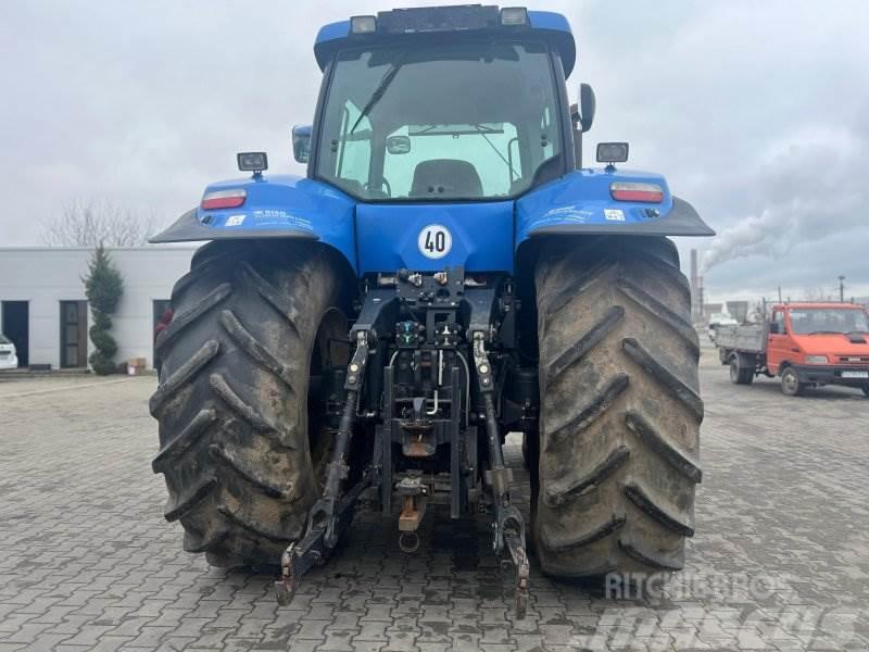 New Holland T 8020 Traktorit