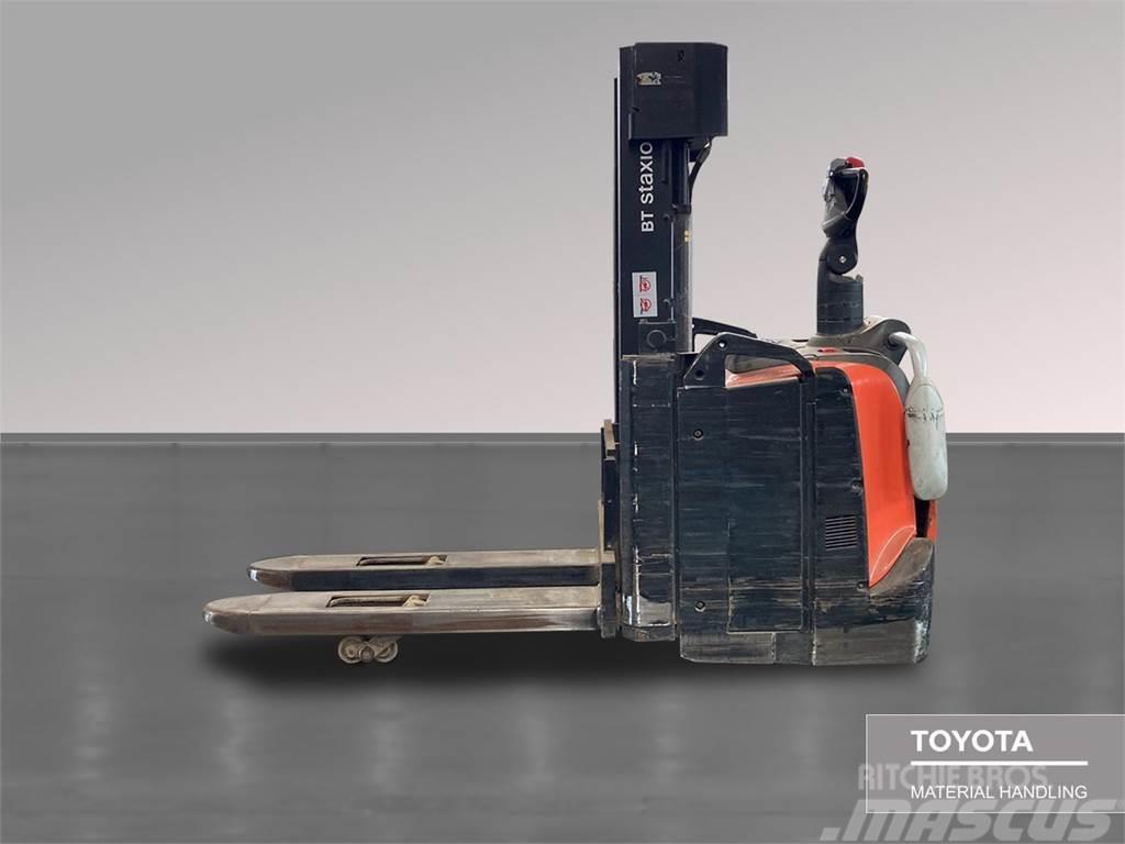 Toyota SPE140L Käyden ajettavat pinoamistrukit