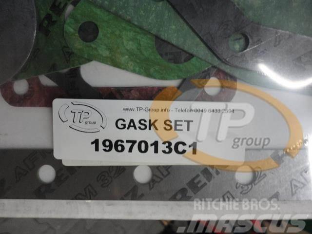 CASE IHC 1967013C1, 3136817R99 Gasket Set Moottorit
