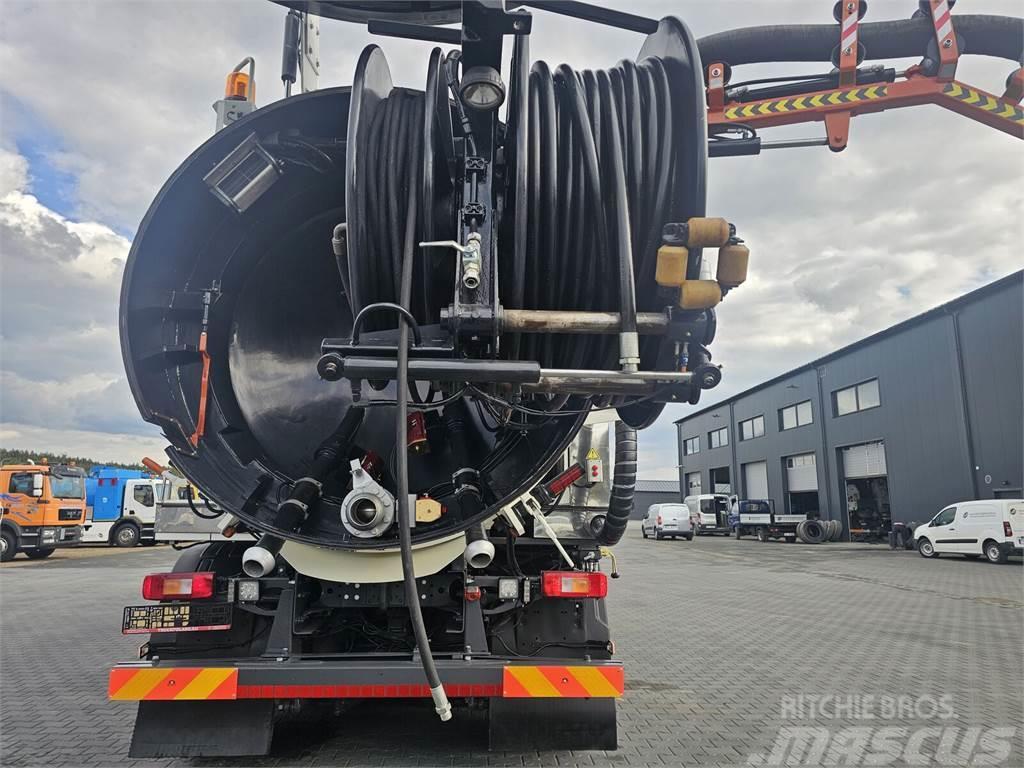Volvo WUKO ADR ROLBA FOR CLEANING CHANNELS COMBI Paine-/imuautot