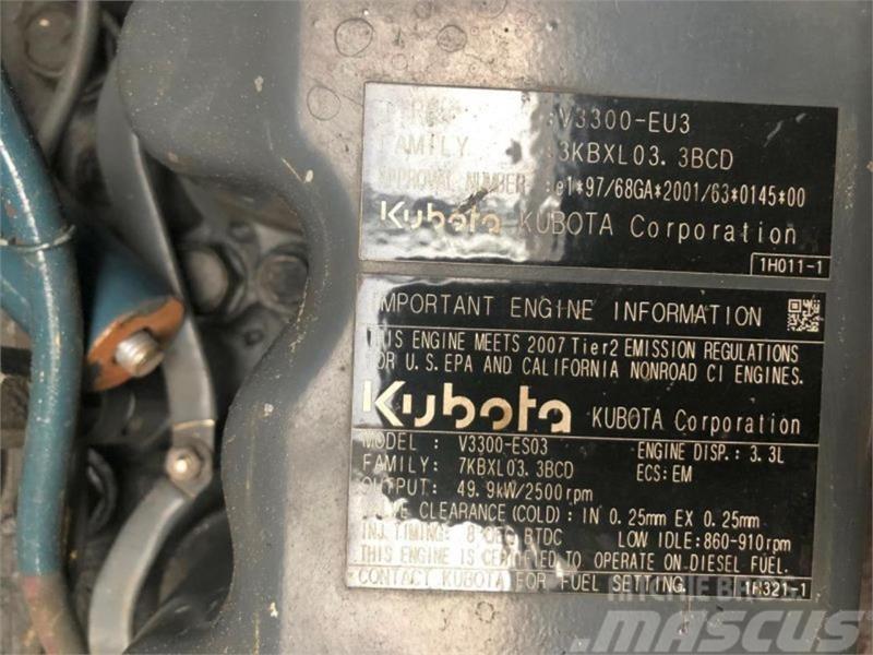Kubota V3300-EU3 Muut materiaalinkäsittelykoneet